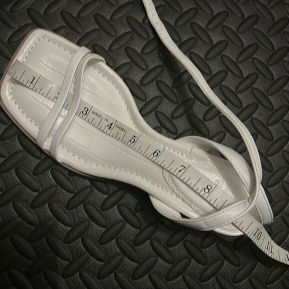 ASOS Women's 7 Strappy Block Heel White Faux Leather Square Toe Semi Formal New - Picture 11 of 11